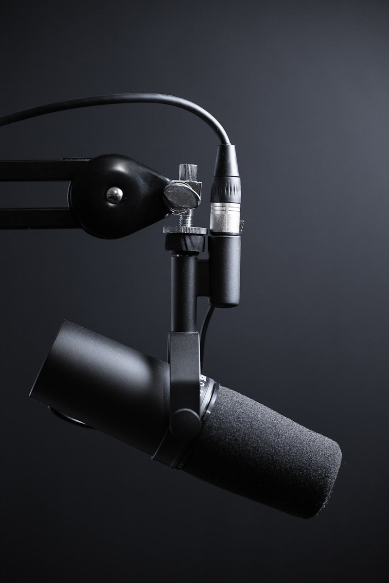 Logitech YETI GX DYNAMIC RGB GAMING MIC - Image 1